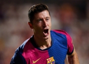 雷火电竞下载-曼联险胜曼城，莱万补时绝平欧联杯