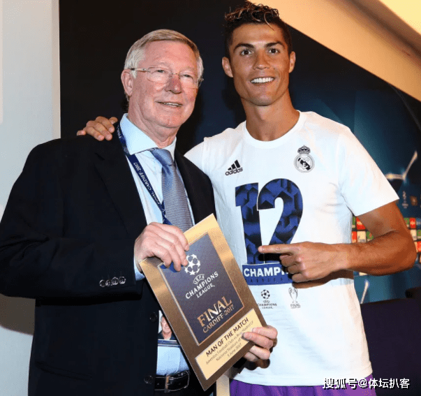 巴萨险胜里昂,C罗乌龙送礼英超 巴萨险胜里昂,C罗乌龙送礼英超