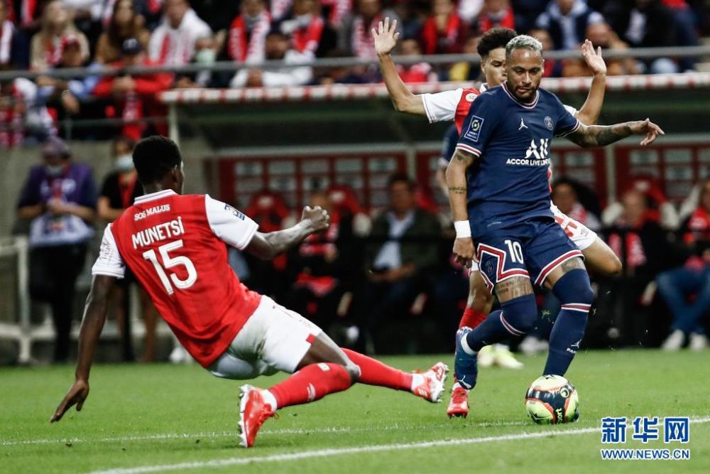 切尔西战平莱比锡，梅西乌龙送礼法甲