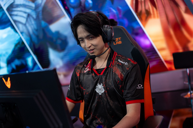 包含TL碾压CLG，Hanssama拿下关键大龙小组赛3:0（成都）的词条